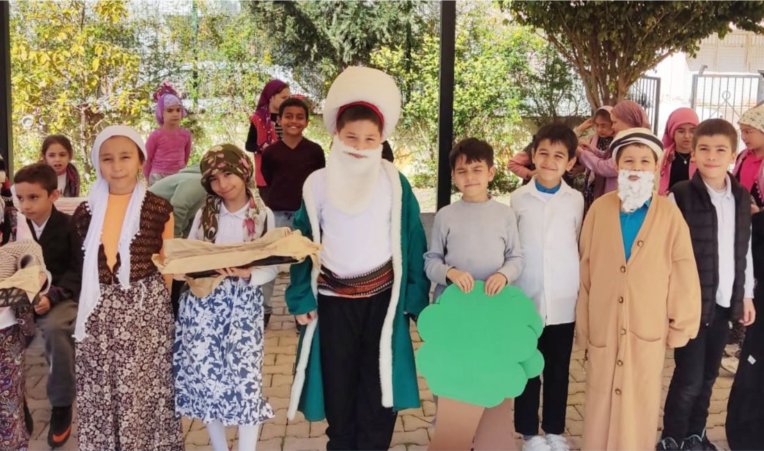 Emin Akın İlkokulu 3/B Sınıfı Öğrencilerinden Nasreddin Hoca Fıkralarını Canlandırma